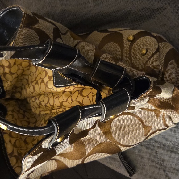 *A Canvas Coach styled bag. - Picture 10 of 11